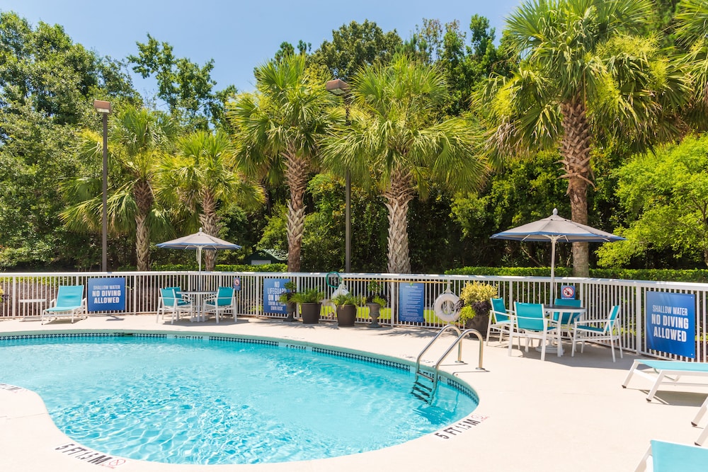 Holiday Inn Express Charleston by IHG - photo 23
