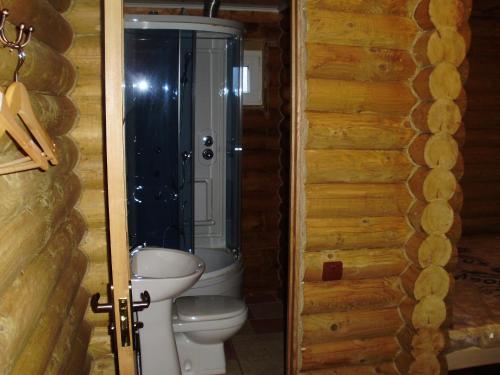 LiAn Family Hotel & Restaurant in Velykyi Bereznyi, Ukraine