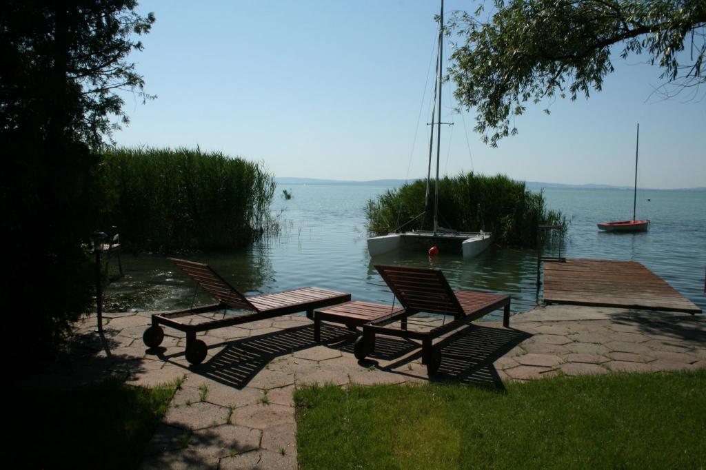 Beach house — 4-Star Luxury Hotel in Zanka, Hungary