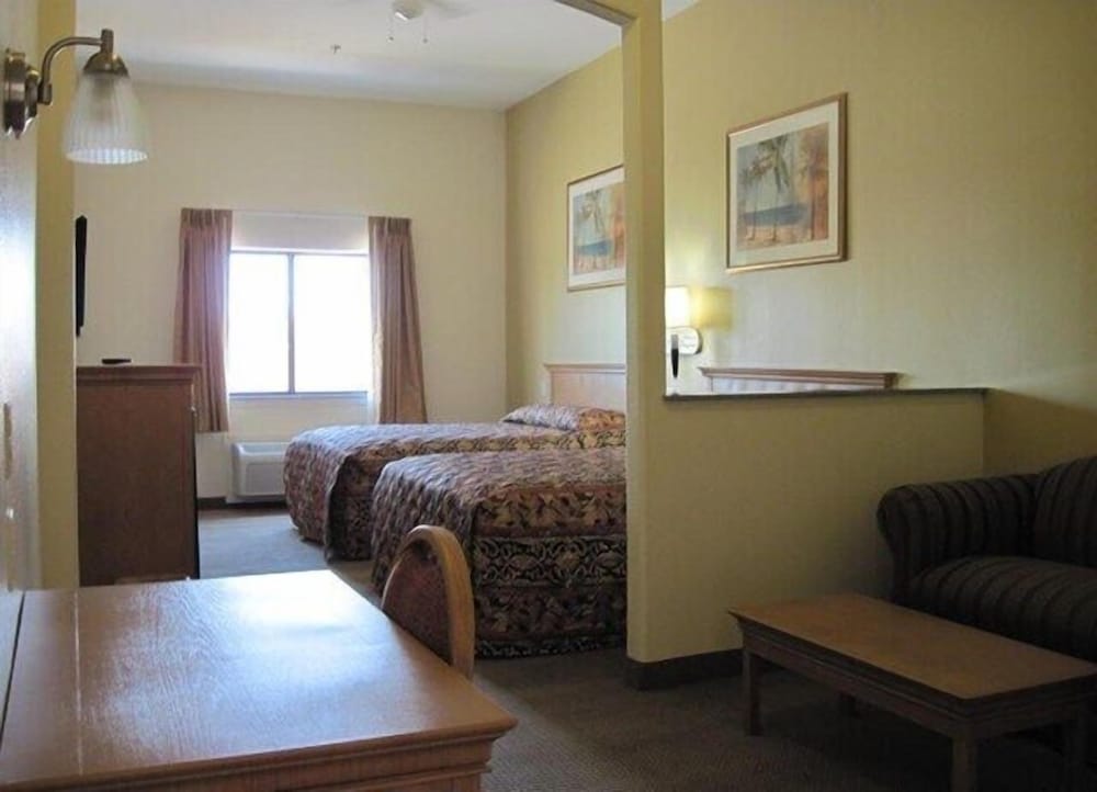 Texas Inn Weslaco - photo 40