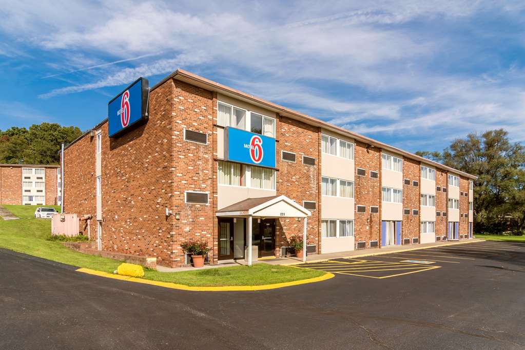 Motel 6 New Stanton PA - photo 3
