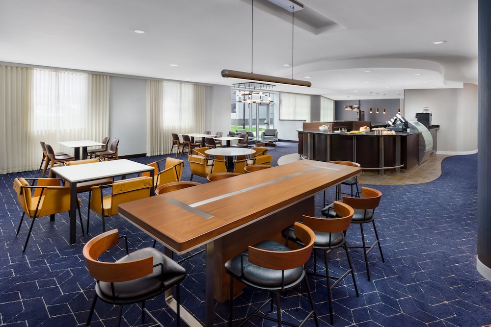 Courtyard by Marriott Keene Downtown - photo 35