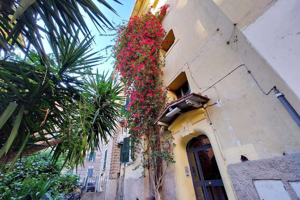 Brand new Vatican flat with terrace — 4-Star Luxury Hotel in Rome, Italy