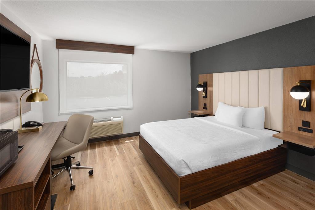 La Quinta Inn & Suites by Wyndham Springdale - photo 18