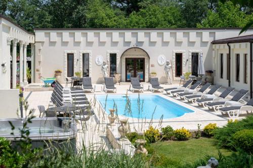 La Conac Resort - last minute hotel in Hulubesti
