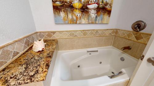 Beach Manor 0712 - photo 14