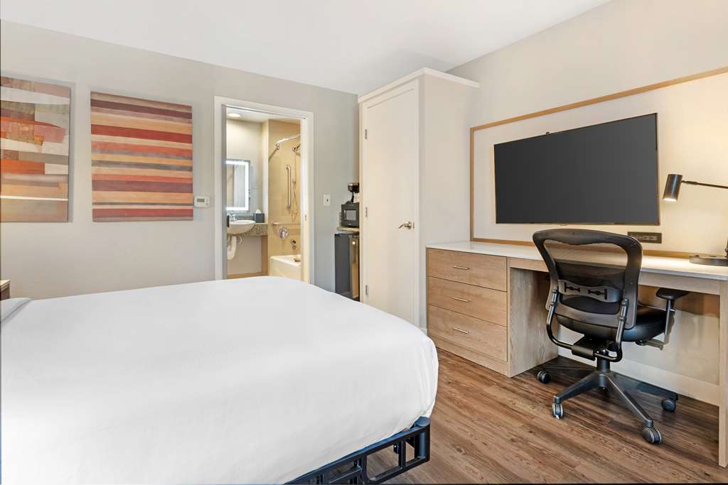 Best Western Plus Rancho Cordova Inn - photo 33