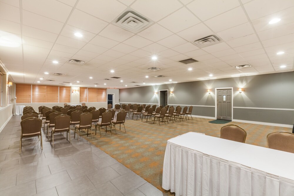 Ramada By Wyndham New Iberia - photo 2