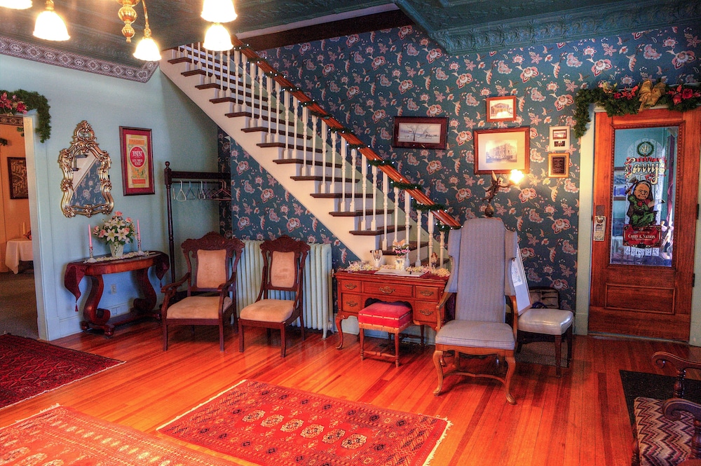 Inn of the Six Toed Cat - photo 37