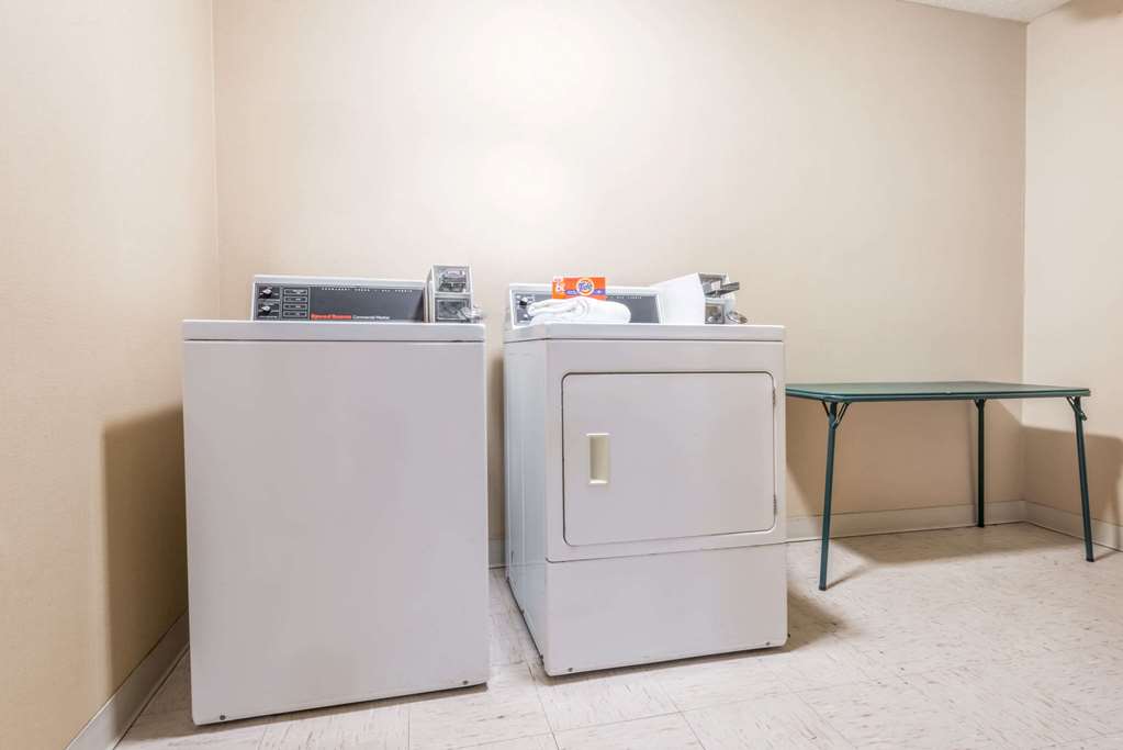Super 8 by Wyndham Salina I 70 - photo 35
