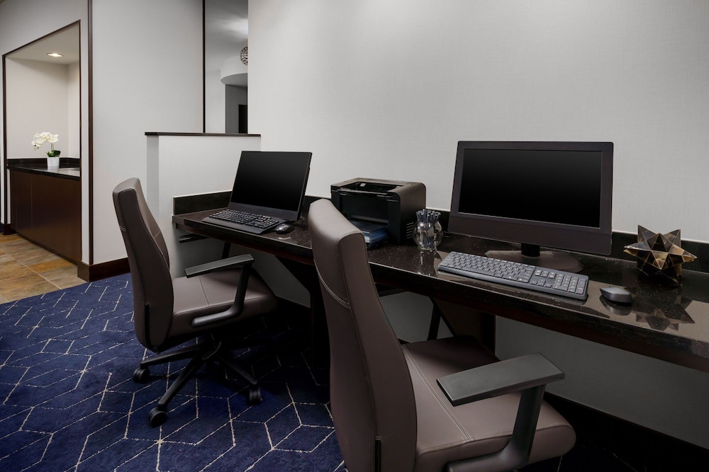 Courtyard by Marriott Keene Downtown - photo 28