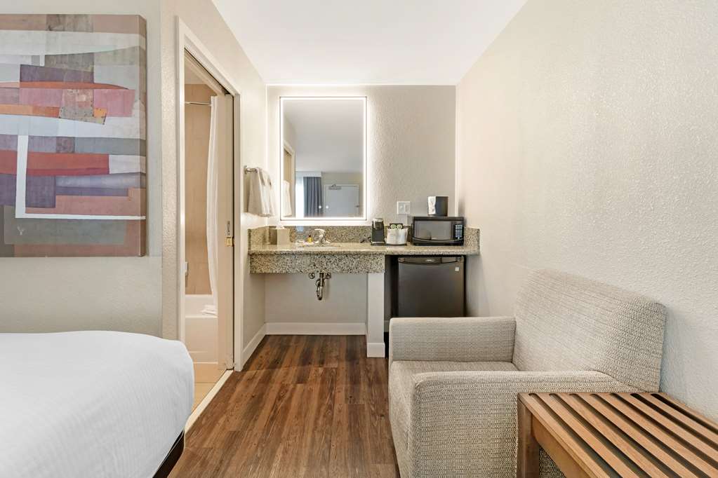 Best Western Plus Rancho Cordova Inn - photo 23