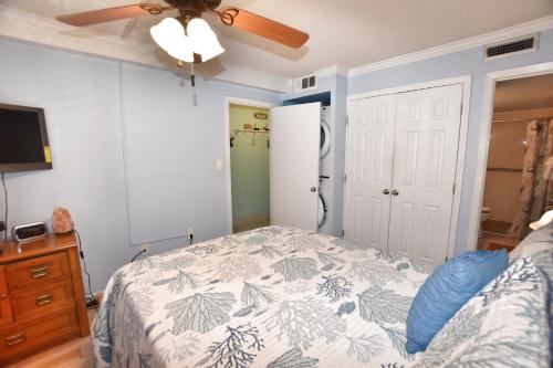0303 Waters Edge Resort 1 Bedroom Condo by RedAwning - photo 15