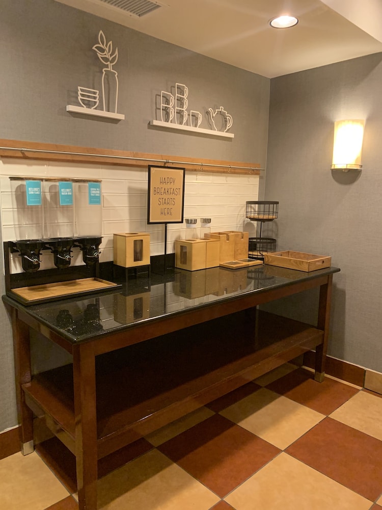 Hampton Inn Yorkville - photo 33