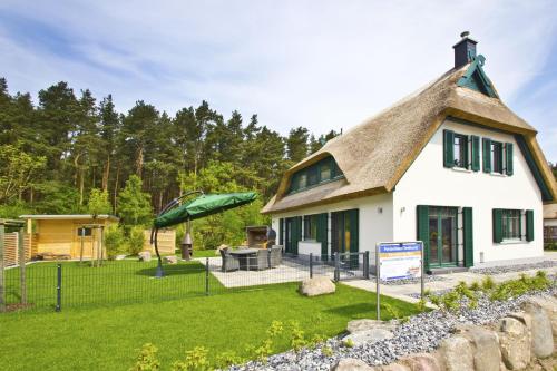 Ferienhaus Seehund — 4-Star Luxury Hotel in Glowe, Germany