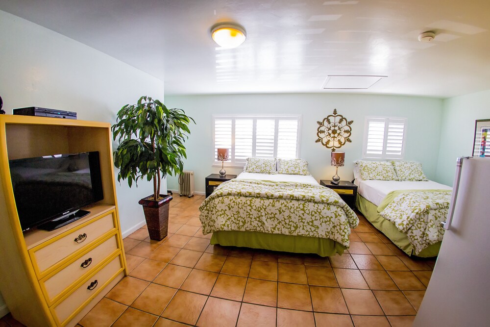 Leucadia Beach Inn - photo 13