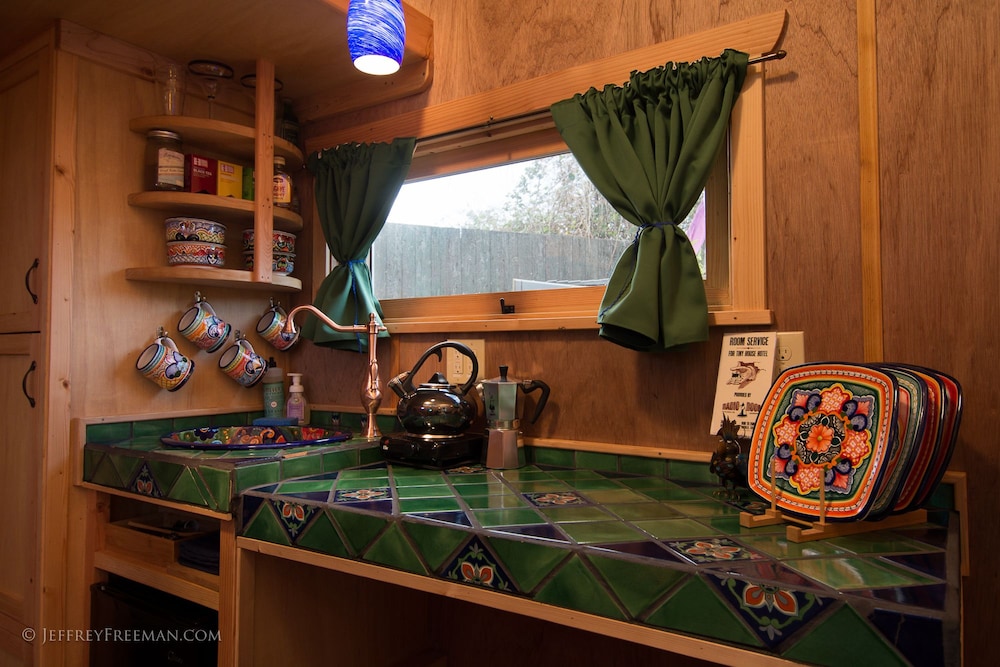 Caravan The Tiny House Hotel - photo 16