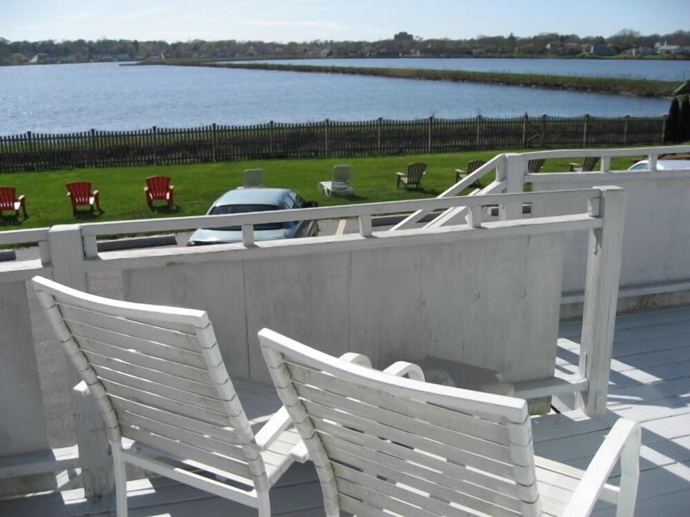Sea Whale Motel - photo 12