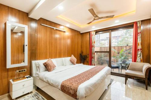 Tim Sector 51 Artemis Hospital 1 Min Walk Fortis & Medanta 4 Mins Drive