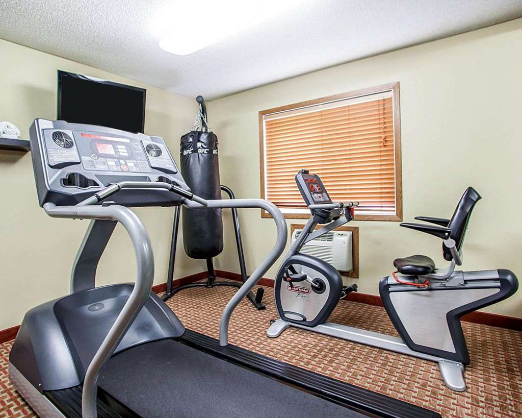 Quality Inn & Suites Davenport near I 80 - photo 22