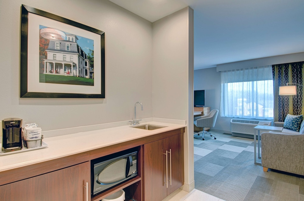 Hampton Inn Boston Westborough - photo 12