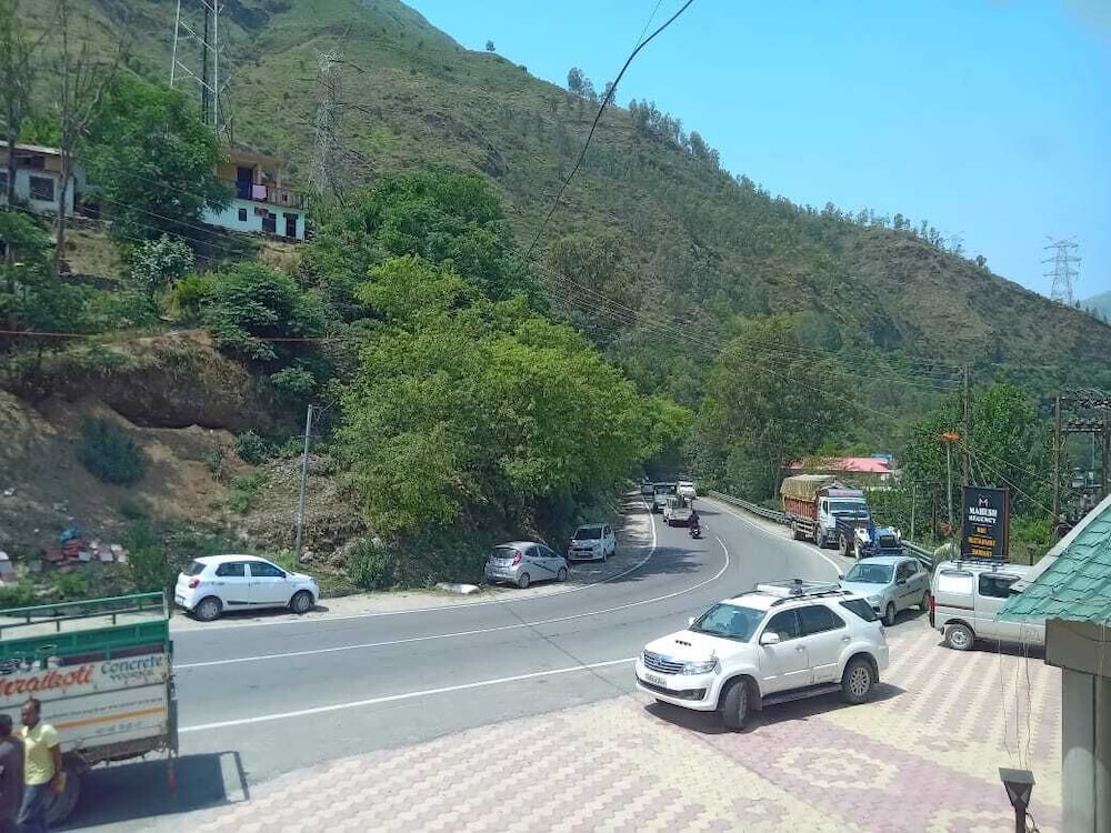 The Mahesh Regency — hotel in Rampur