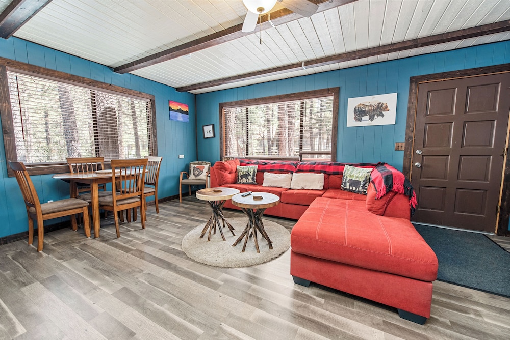 Ponderosa Hill Cabin Perfect cozy escape Located in a prime area for a family getaway — 4-Star Luxury Hotel in Big Bear City, United States