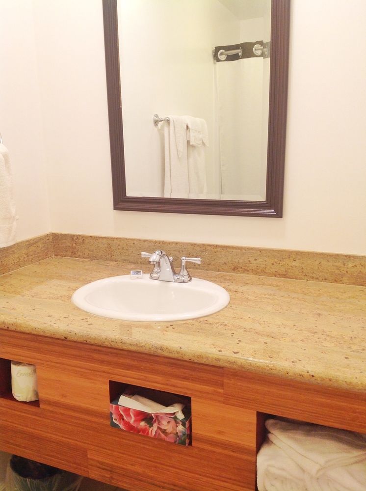 Jefferson Inn and Suites - photo 19