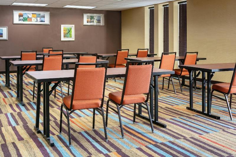Chester Inn & Suites - photo 14