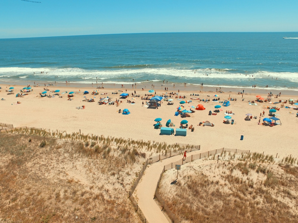 SeaLoft Oceanfront Hotel - photo 35