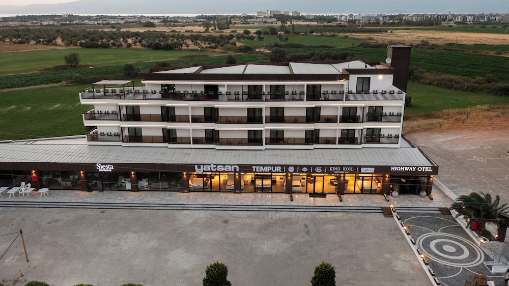 E87 Highway Otel in Burhaniye, Turkey