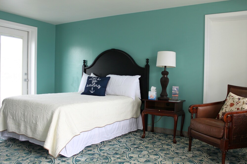 The Surf Beach Motel - photo 13