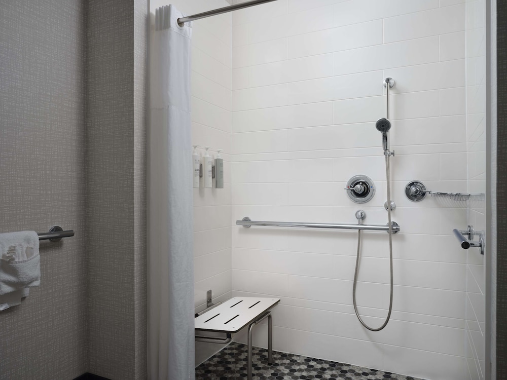 Hampton Inn & Suites Dallas Dfw Arpt W Sh 183 Hurst - photo 24