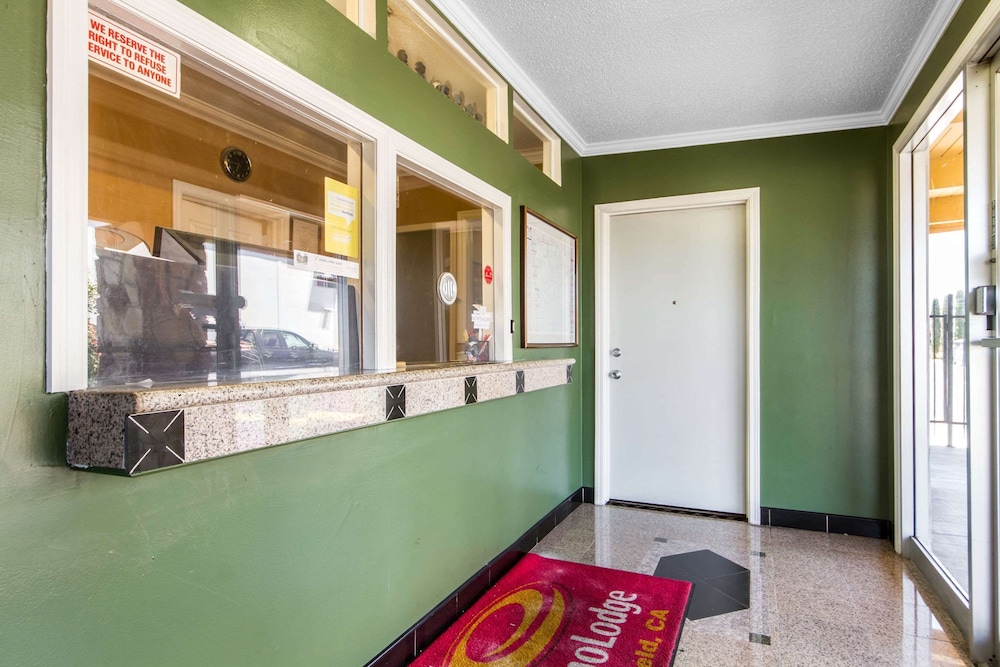 Econo Lodge Fairfield - photo 3