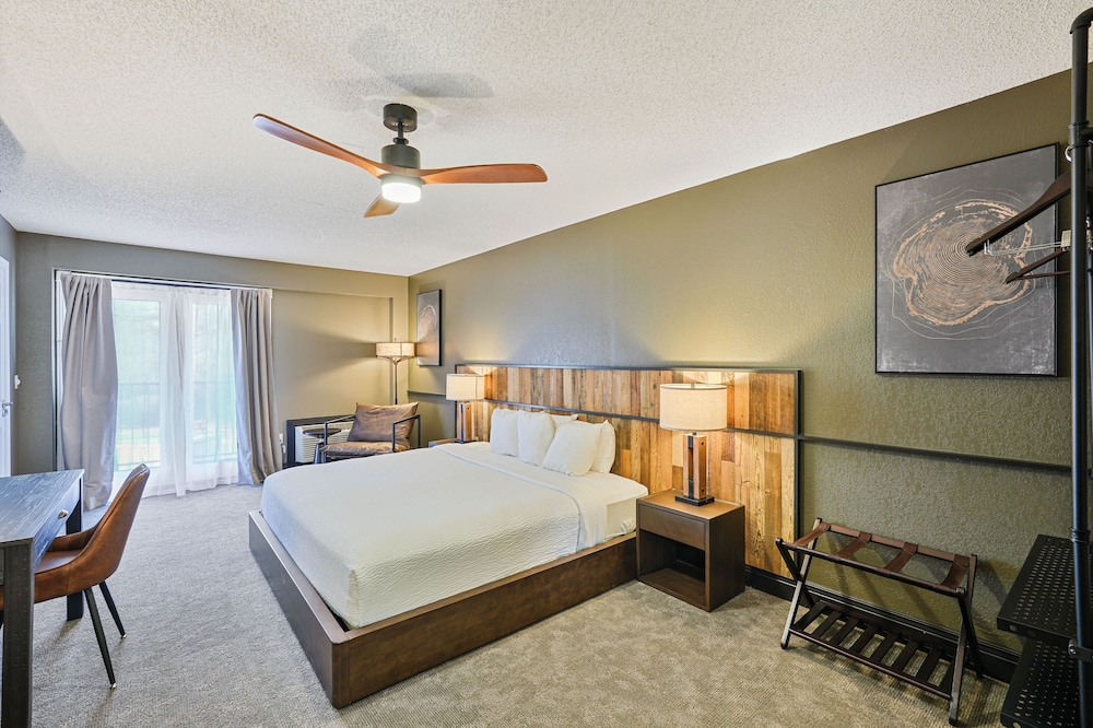 Tremont Lodge & Resort - photo 40