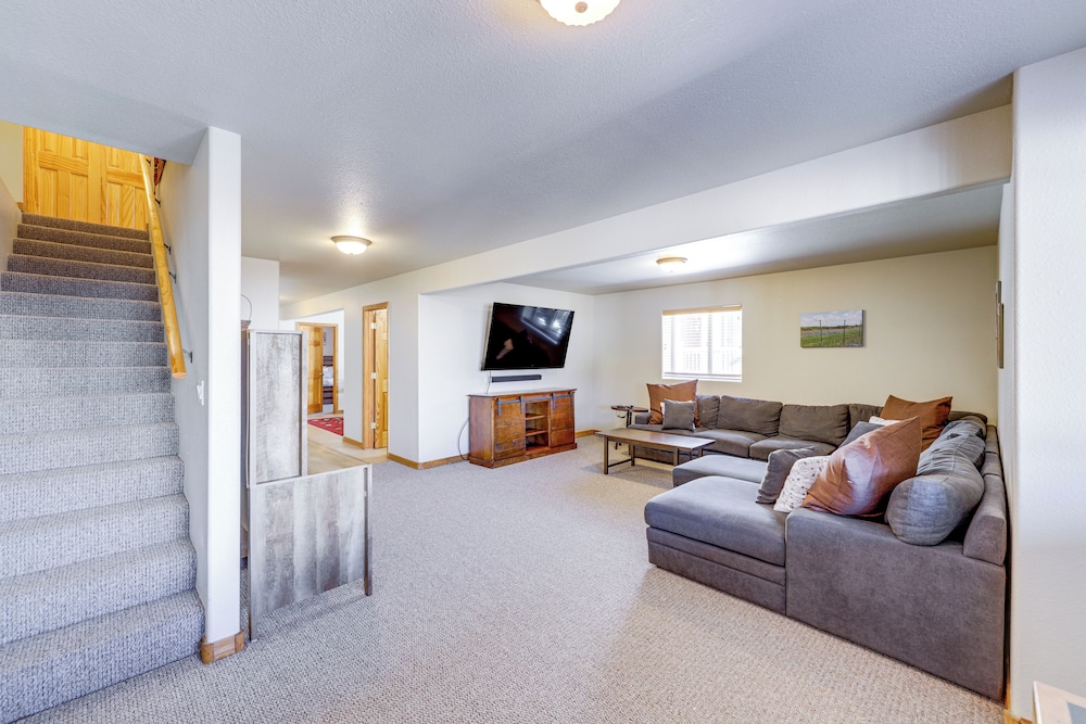 Angel Fire Townhome w Hot Tub: 2 Mi to Ski Resort - photo 8