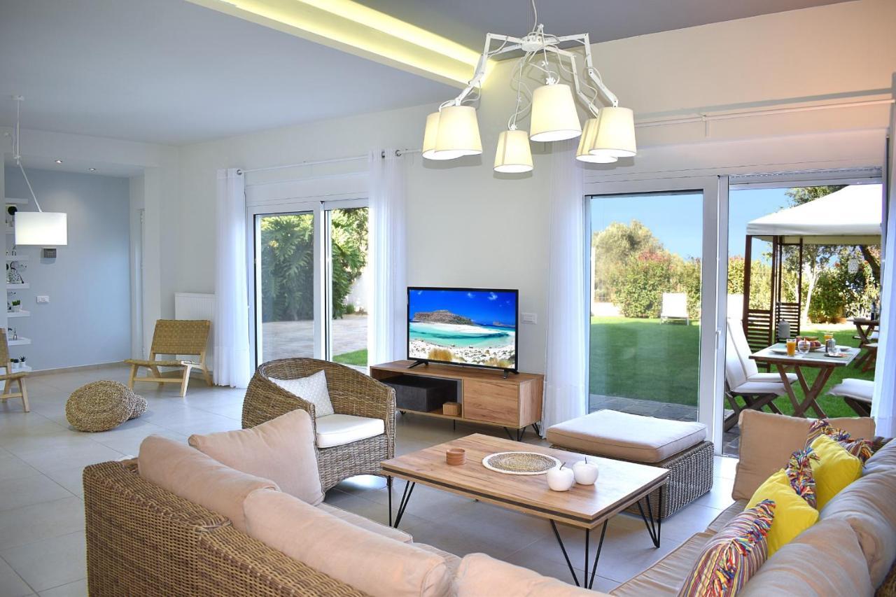 Modi Home — 4-Star Luxury Hotel in Vryses, Greece