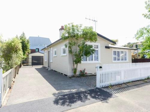 The Cozy Cottage — 4-Star Luxury Hotel in Napier, New Zealand
