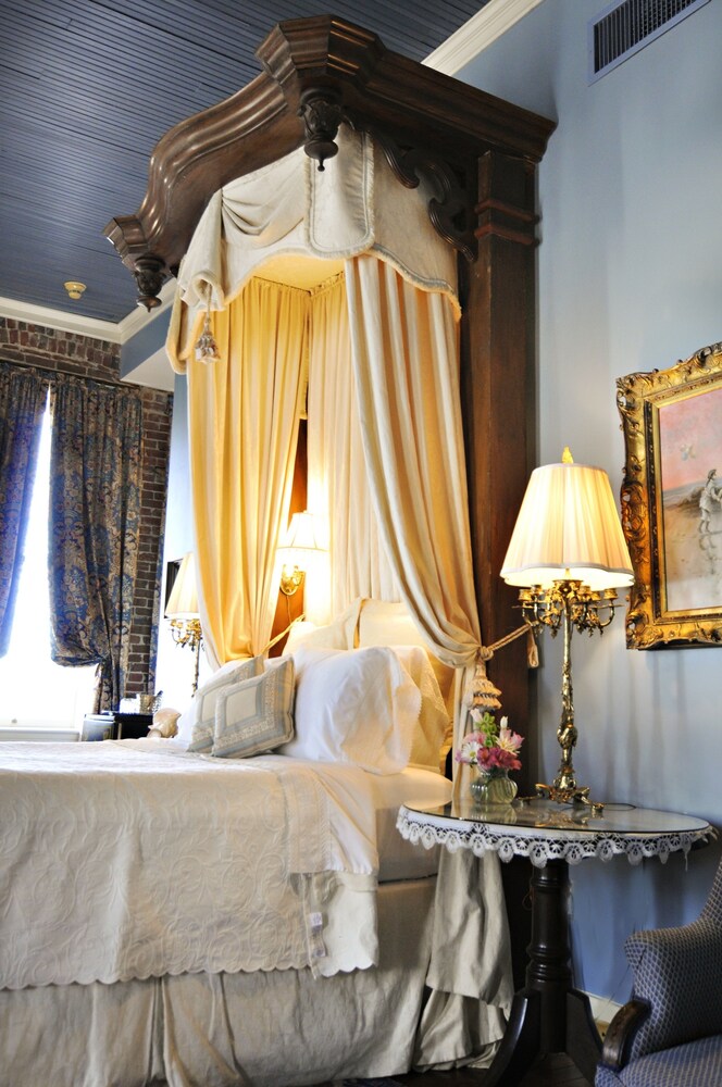 Ant Street Inn - photo 13