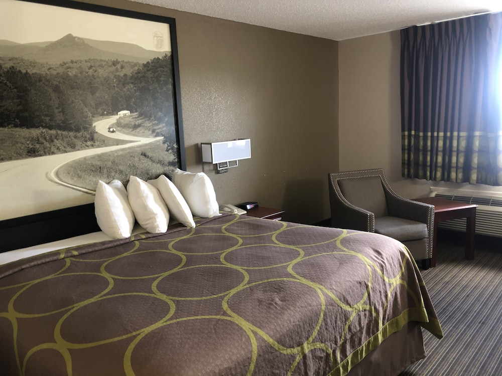 Super 8 by Wyndham Neosho - photo 3