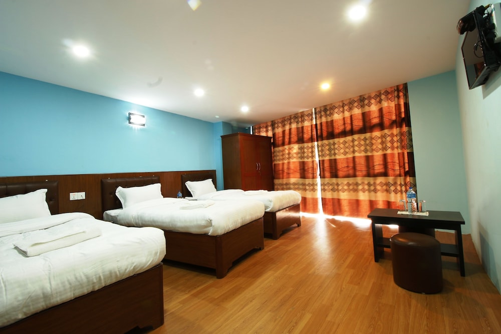 Everest Holiday Inn — Kathmandu