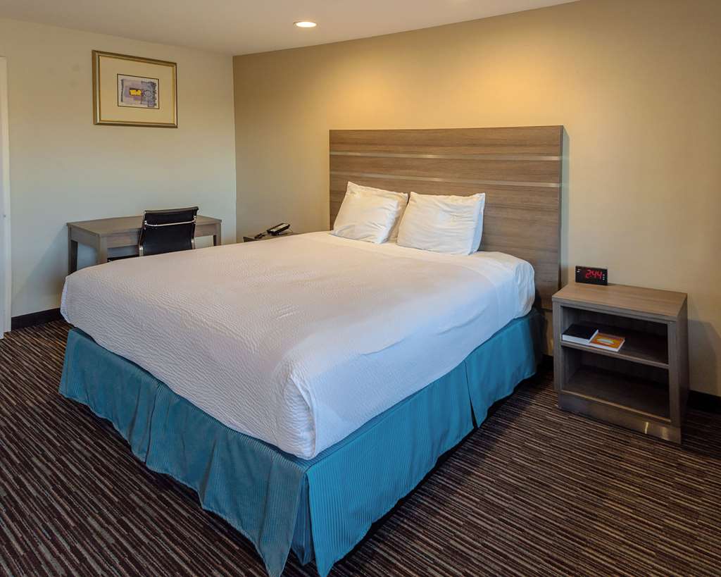 Rodeway Inn Near University Gateway to Yosemite - photo 8