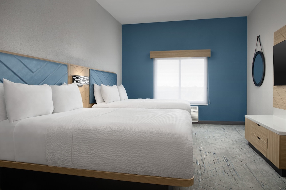 Holiday Inn Express Hotel & Suites DFW West Hurst by IHG - photo 25