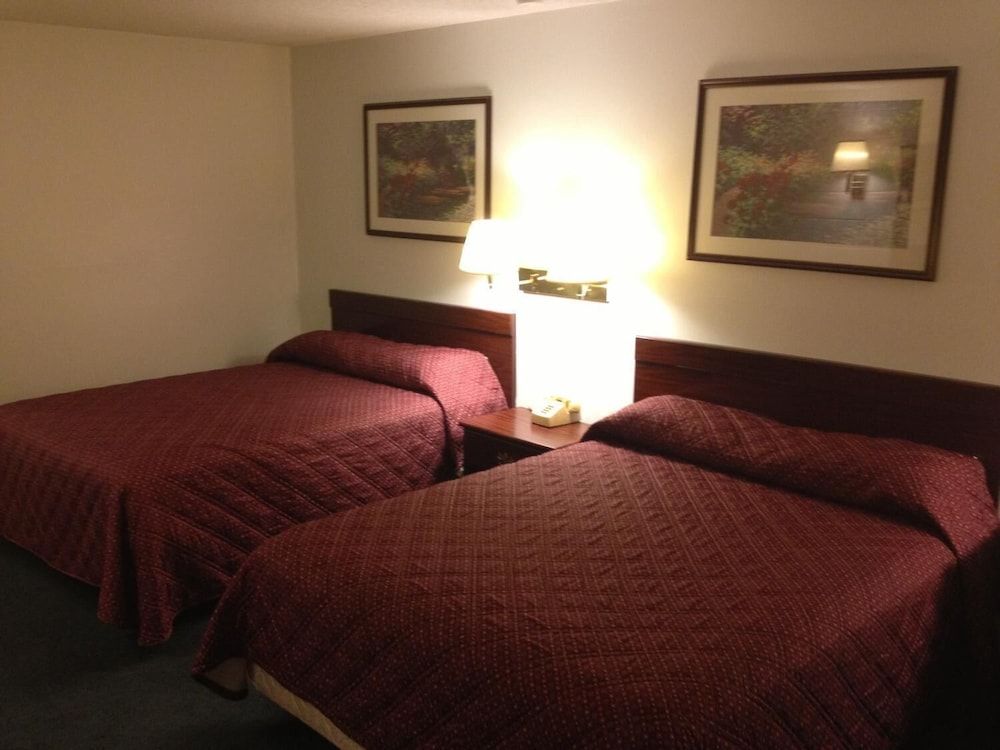 Slumber Inn Of Harrisonville - photo 11