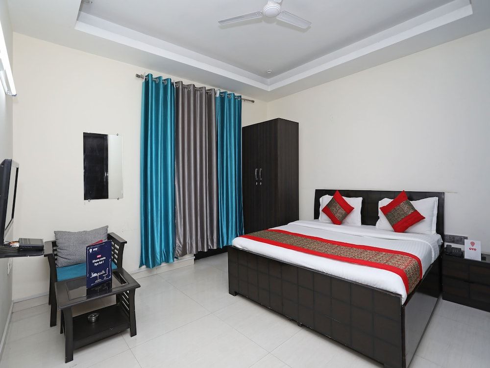 OYO 9994 Springs Homes