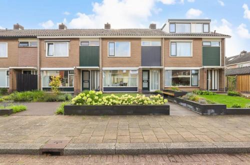 Apeldoorn Ruime Eengezinswoning Met 5 Slaapkamers — Apeldoorn