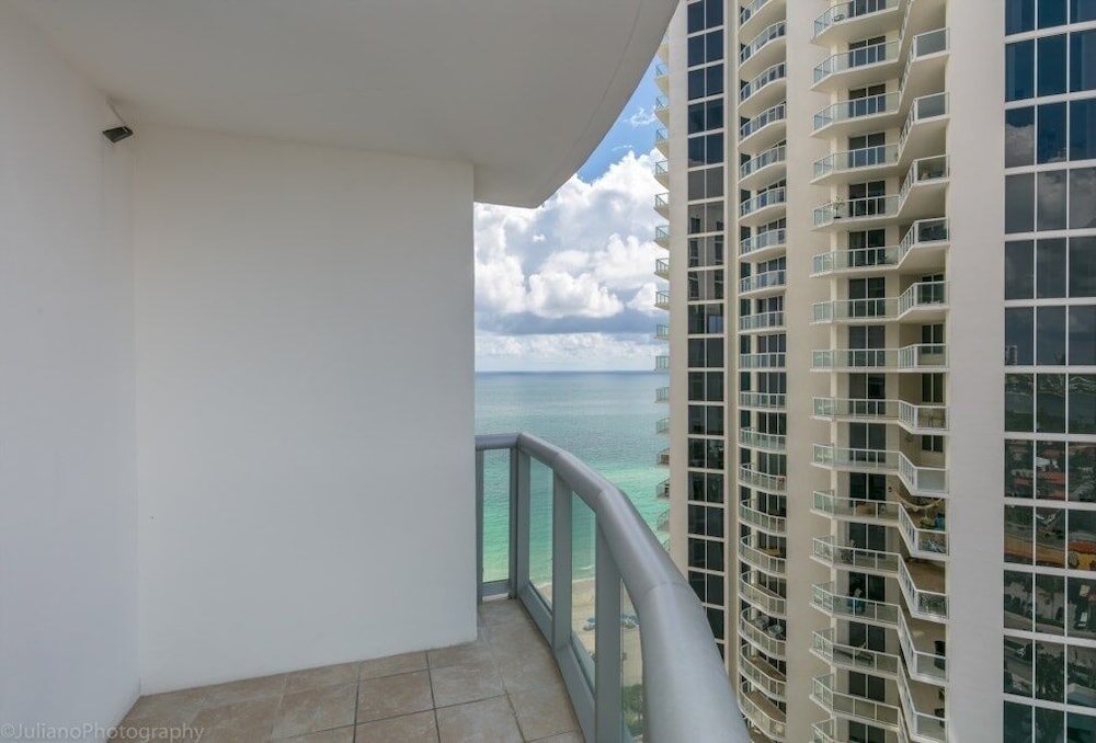 2 Br Luxury Suite In Marenas Beach Resort 2 Bedroom Condo by RedAwning - photo 27