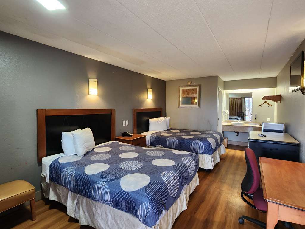 Americas Best Value Inn & Suites Little Rock at Scott Hamilton Dr - photo 23