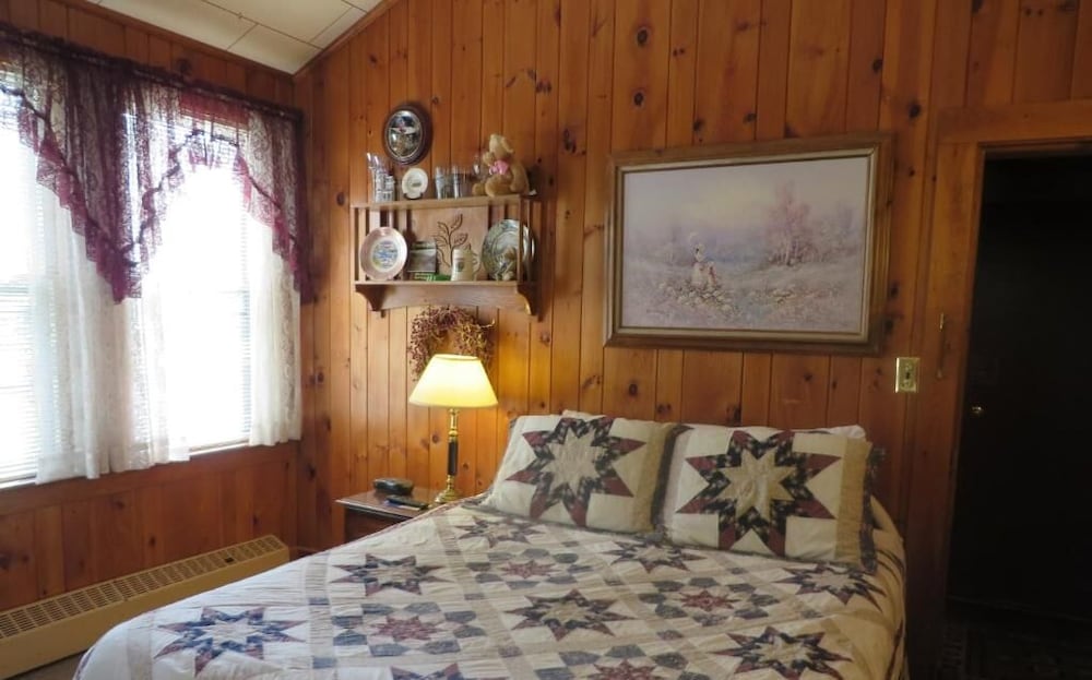 Lake Winnipesaukee Motel - photo 23