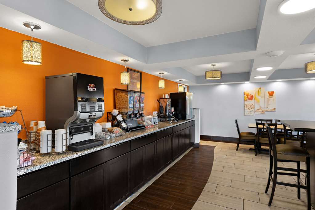 Econo Lodge White Pine Morristown I 81 & I 40 Split - photo 26